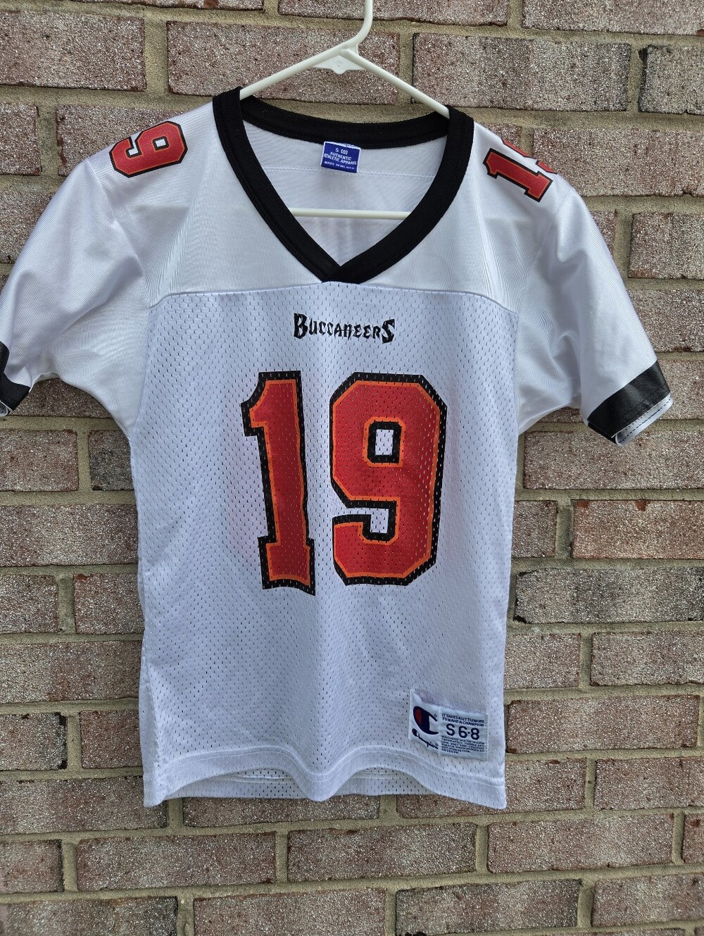 Champion Tampa Bay Buccaneers Youth Jersey #19 - Size S (6-8) White V-Neck